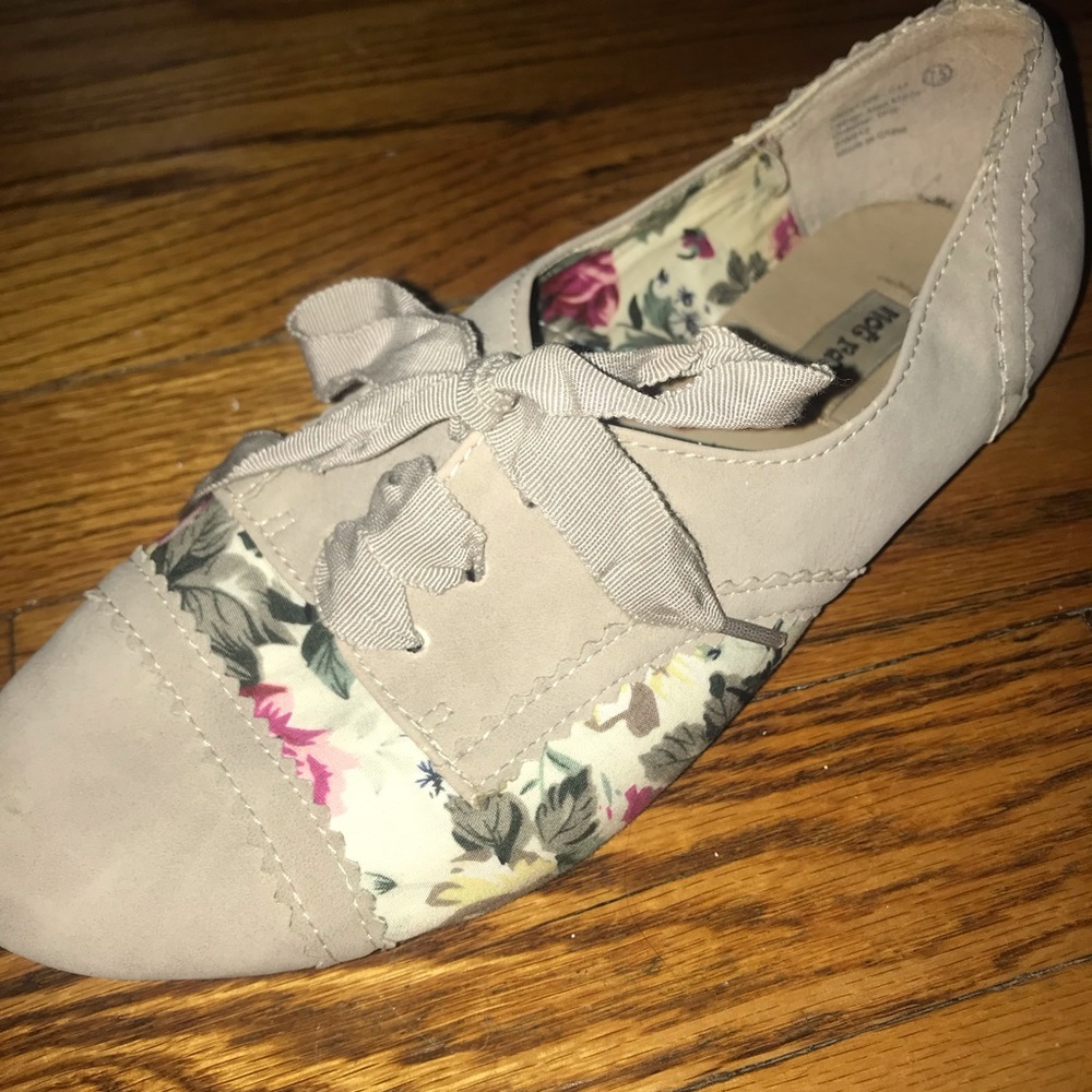 Not Rated Grey Floral Oxford Flats